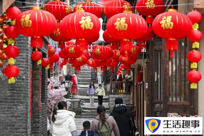 百年黄葛古道张灯结彩年味浓(图1) 百年黄葛古道张灯结彩年味浓(图1)